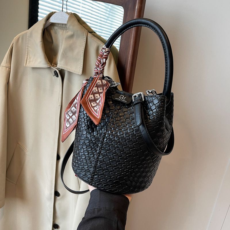 Borsa a mano da donna alla moda, nuova e alla moda, borsa a secchiello intrecciata a tracolla versatile, modello 2025_voghion.com