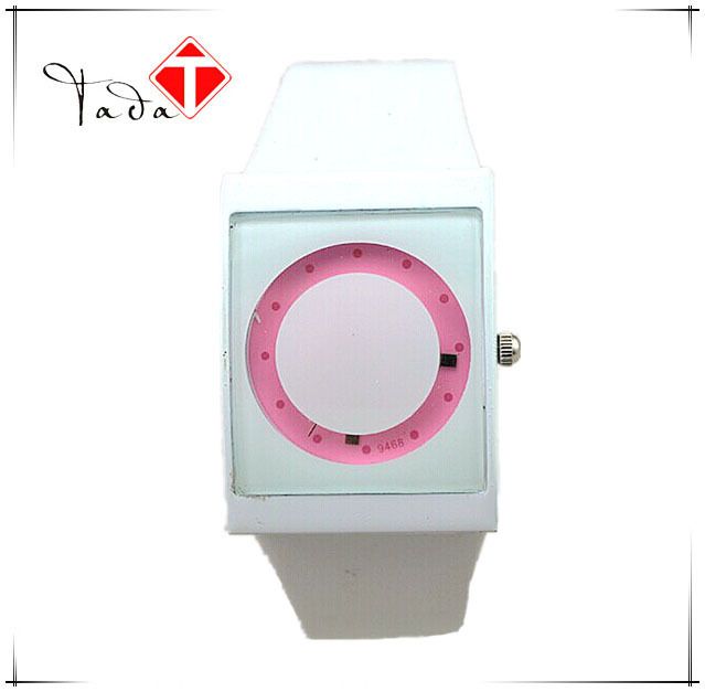 womage9468 White Watch turn ring dial women's square watch in stock wholesale_voghion.com
