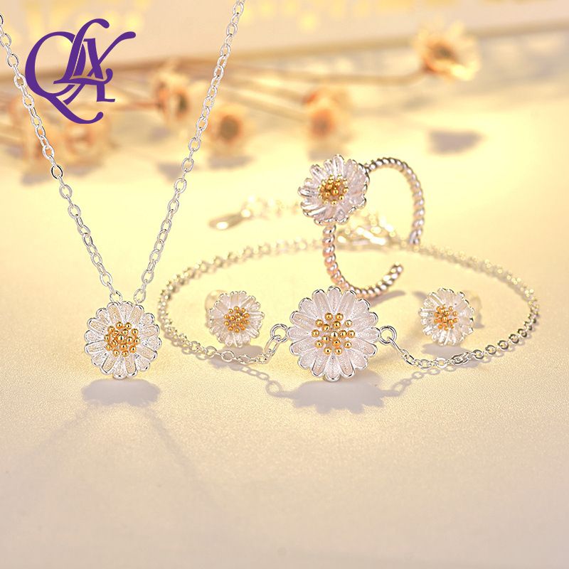Qiao Lan Xuan Little Daisy Earrings Women's Korean Edition Versatile Small Fresh Sunflower Chrysanthemum Silver Ear_voghion.com