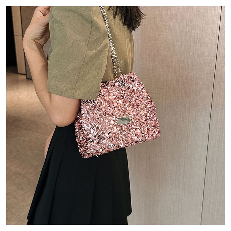 Popolare per la nuova borsa a secchiello con catena glitter estiva da donna 2023, borsa a tracolla a spalla singola con trama di nicchia_voghion.com