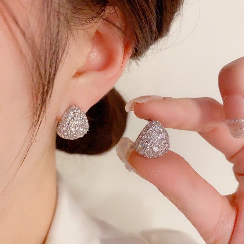 Orecchini eleganti con goccia d'acqua in zircone argento super lucido, design unico di nicchia alla moda_voghion.com