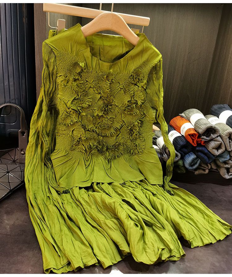 Vêtements pour femmes de haute qualité faits à la main en velours à fleurs plissées haut jupe deux pièces costume tempérament mode costume femme automne nouveau style_voghion.com