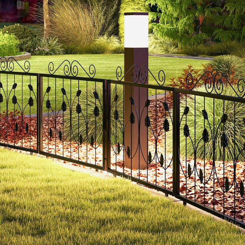 Decorative Garden Fence With 8 Panels Animal Barrier_voghion.com
