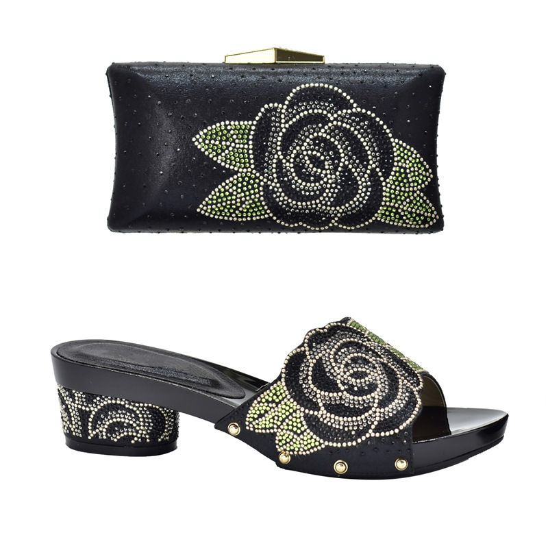 Sandali alla moda casual con tacco alto, modello a rombi con file di rose, testa rotonda, tutto in uno, con borsa_voghion.com