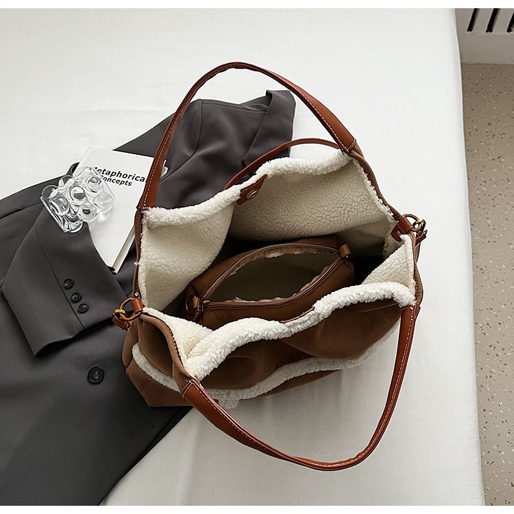 2024 lamb wool splicing mother child feminine temperament, autumn and winter single shoulder crossbody bag, plush_voghion.com
