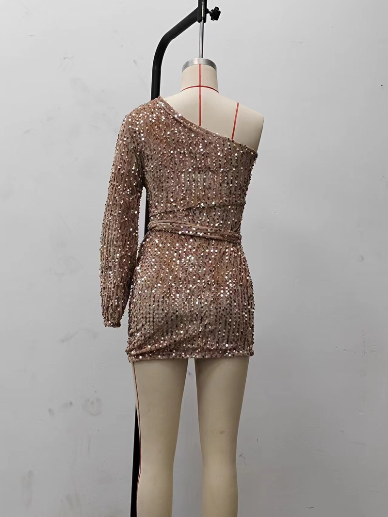 Abito da donna con paillettes, maniche lunghe, monospalla, paillettes, orlo irregolare_voghion.com