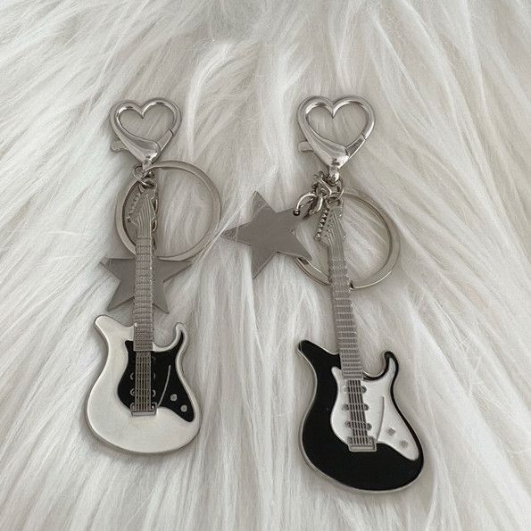 Girl Bass Guitar Pendant Five-Pointed Star Bag Accessory Keychain_voghion.com