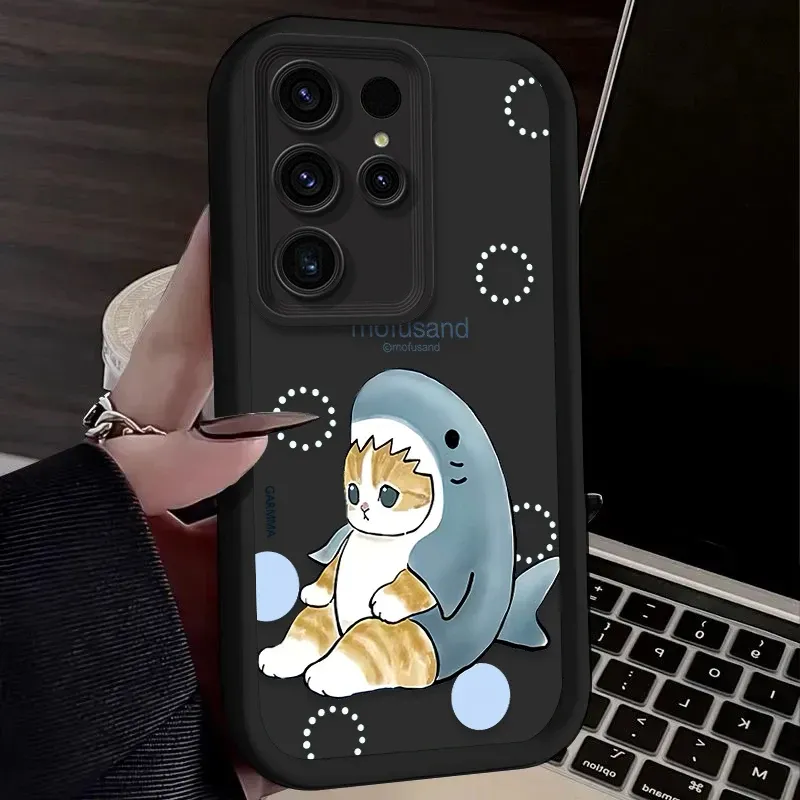 Funda mate divertida con diseño de tiburón y gato de Mofusand para Samsung Galaxy S25, S24, S23 Ultra, S22, S21 Plus FE 5G, A54, A34, A14, A73, A53, A33, 5G, suave_voghion.com