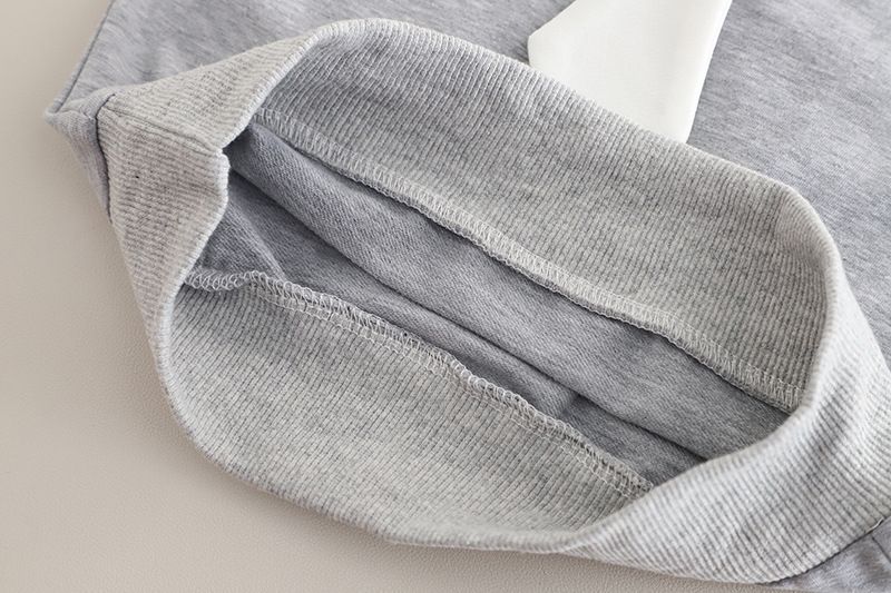 Nuovo set alla moda con felpa con cappuccio, polo e cravatta per bambini, casual e alla moda, composto da due pezzi per l'abbigliamento dei bambini._voghion.com