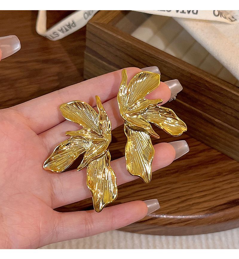 Niche High-End Leaf For Women, Light Luxury, Unique, Exaggerated 3D Petal Earrings_voghion.com