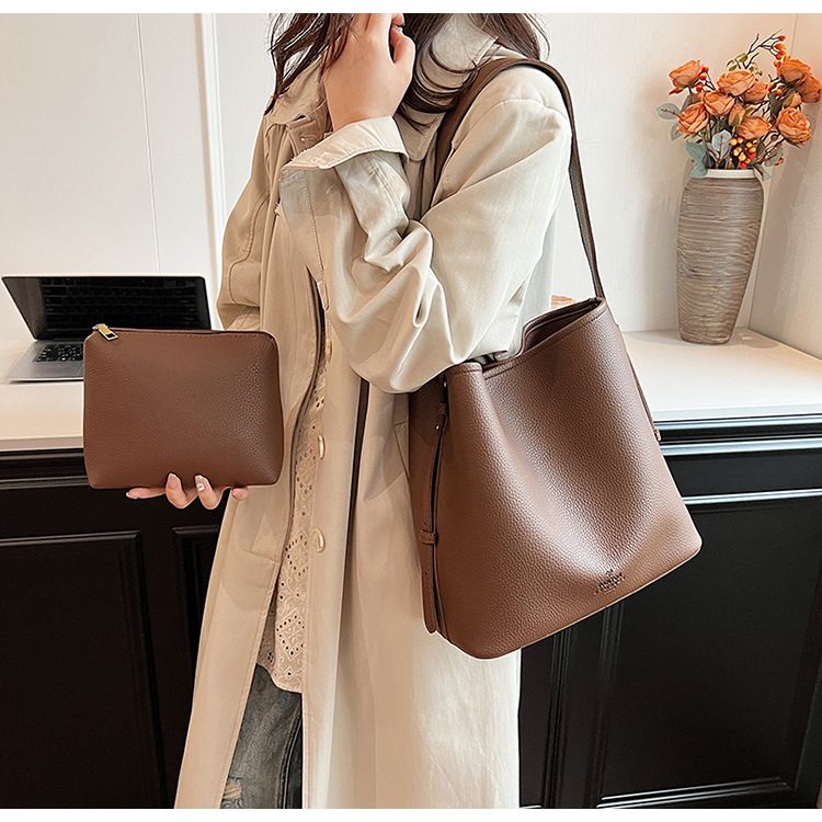 Borsa tote alla moda 2024 autunno nuova alla moda grande capacità monospalla madre lavoro pendolare sottobraccio_voghion.com
