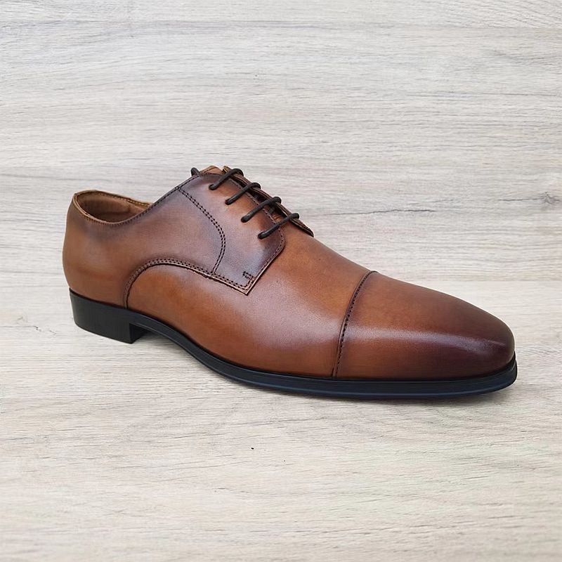 Handgefertigte Business-Derby-Schuhe aus poliertem Leder mit spitzer Spitze_voghion.com