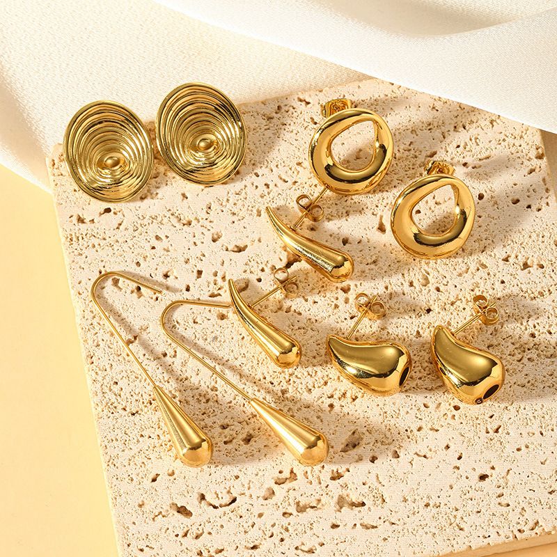 Classico moda vento freddo gancio orecchio femminile goccia d'acqua design personalizzato orecchini in acciaio al titanio temperamento versatile_voghion.com