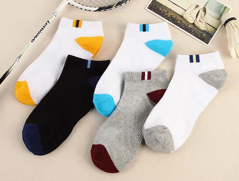 2024 Neue atmungsaktive Laufsocken aus Baumwolle für Sport und Freizeit mit flachem Mund und unsichtbaren Bootssocken für Herren_voghion.com
