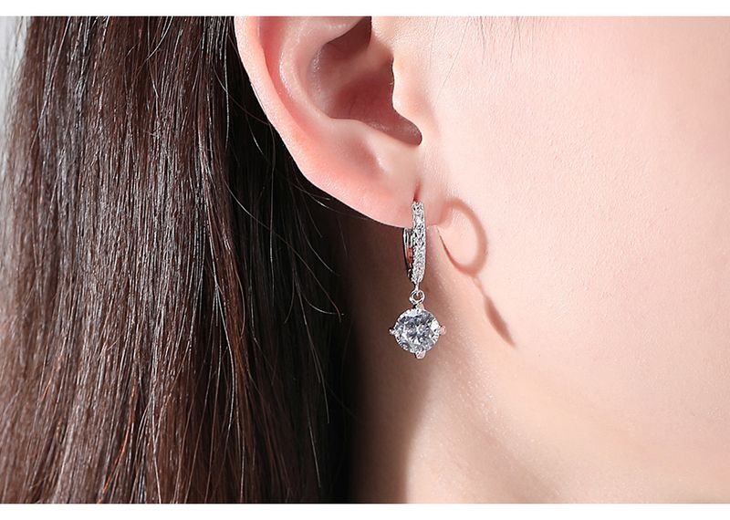 Damenschmuck Geometrische Zirkon-Ohrstecker aus Kupfer, elegantes und minimalistisches Design für den Alltag, Huggie-Ohrring_voghion.com
