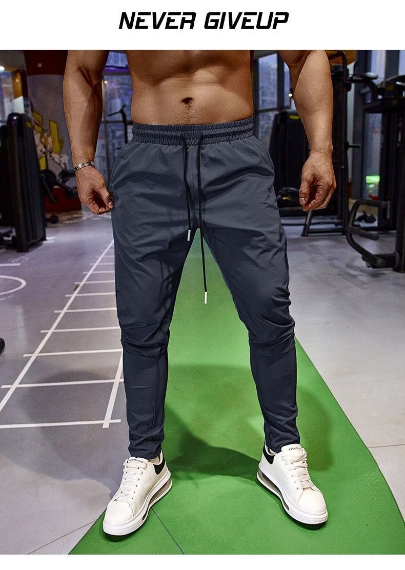 Herrenbekleidung Dünne Sporthose aus Eisseide, Fitness, Laufen, Freizeit, schnelltrocknend, atmungsaktiv, elastisch, schmal, gerade, Trainingshose_voghion.com