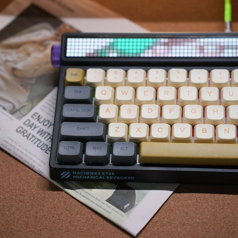 Feuerkopf-Monster-Tastenkappen für mechanische Tastatur, schimmerndes Thema, süß für Mädchen, Wärmesublimation, magnetischer Schalter, universell_voghion.com