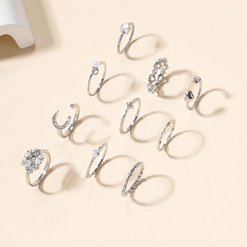 Anello con stella e diamanti, set di 10 gioielli da donna in stile streetwear, stile sociale_voghion.com