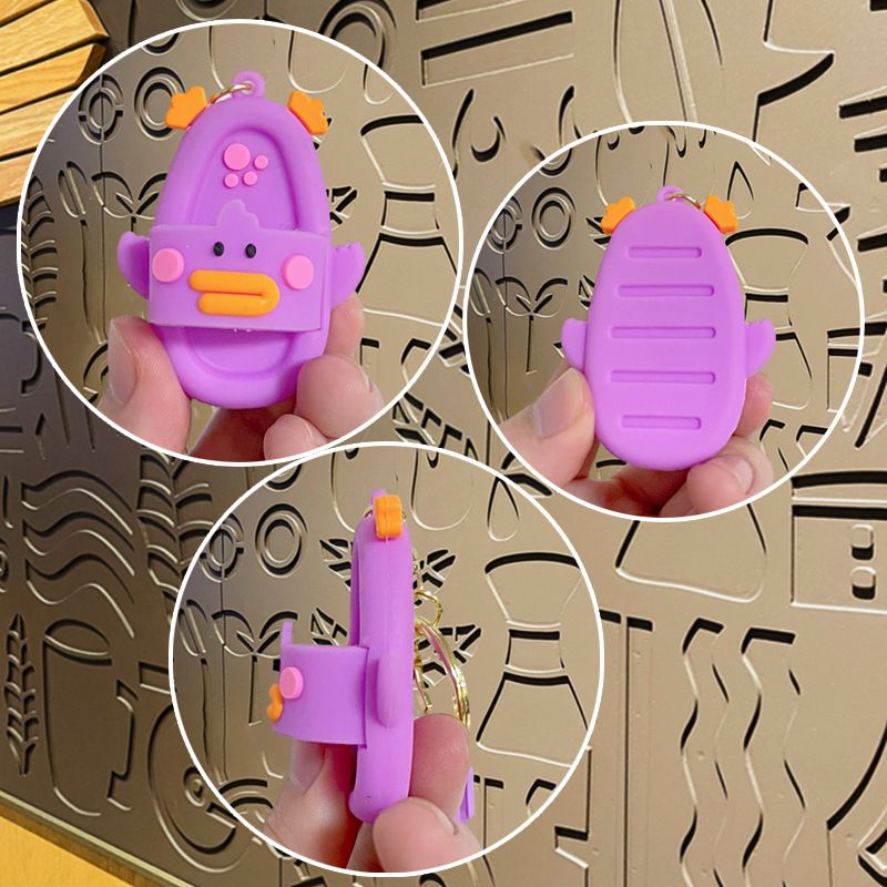 Portachiavi per auto a forma di anatra, con piccole pantofole, ciondolo, zaino per auto, piccolo regalo, portachiavi_voghion.com