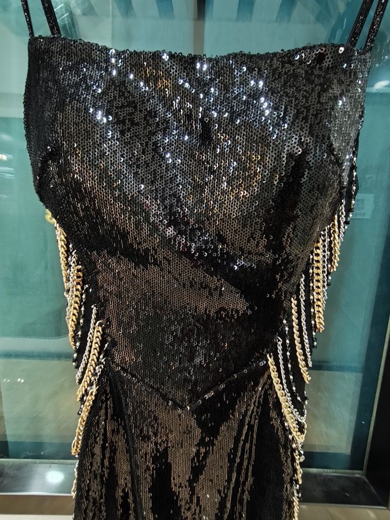 Elegant High-Waist Bodycon Evening Dress With Sheer Side Cutouts & Metallic Chains - Sexy Backless Long Gown For Parties, Banquets & Special Occasions_voghion.com