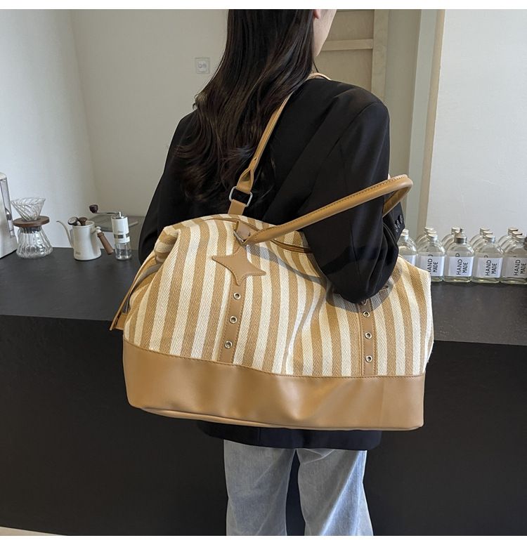 Borsa da viaggio leggera a righe alla moda da donna, grande capacità, borsa per il tempo libero, yoga e fitness, spessa e resistente, borsa da viaggio con una sola spalla_voghion.com
