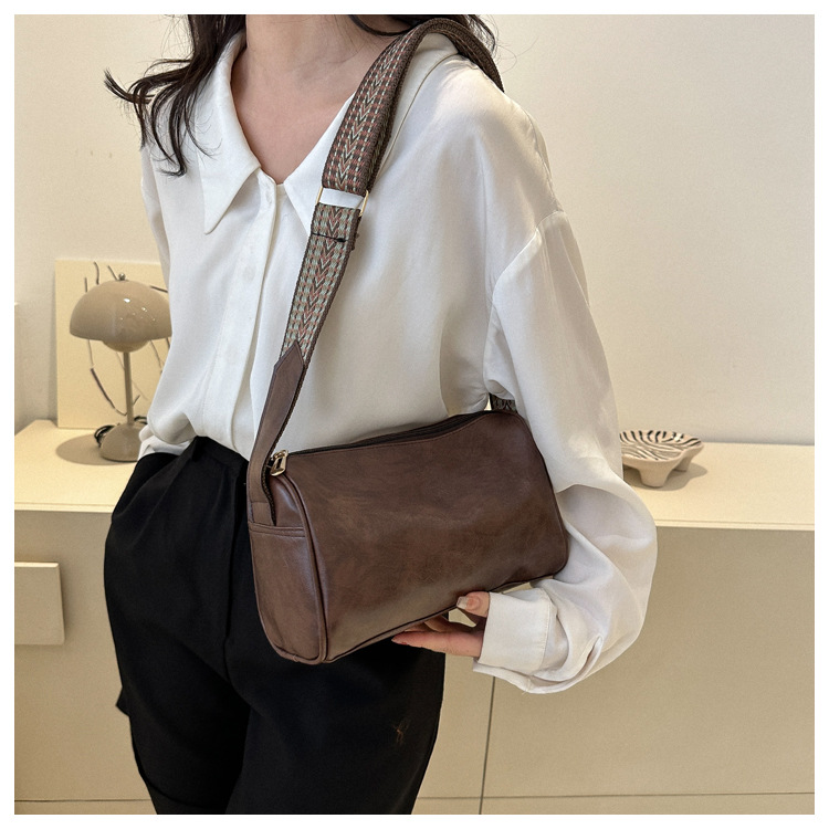 Borsa piccola retrò per donna 2024 Nuova borsa a tracolla singola con tracolla larga alla moda e casual per borsa a tracolla per ragazze_voghion.com