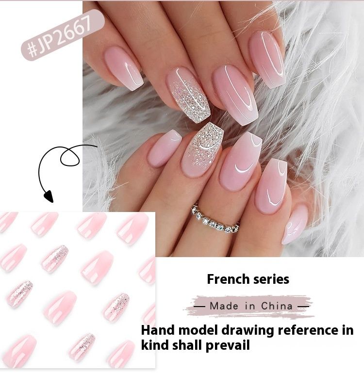 Armure à la mode et minimaliste avec des ongles finis de style Instagram rose scintillant dégradé de rose et de blanc_voghion.com