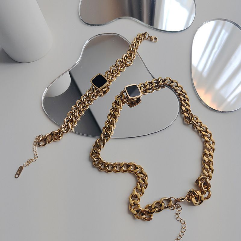 Stile di design, personalità esagerata, collana spessa in acciaio al titanio, catena per clavicola quadrata nera versatile di nicchia_voghion.com