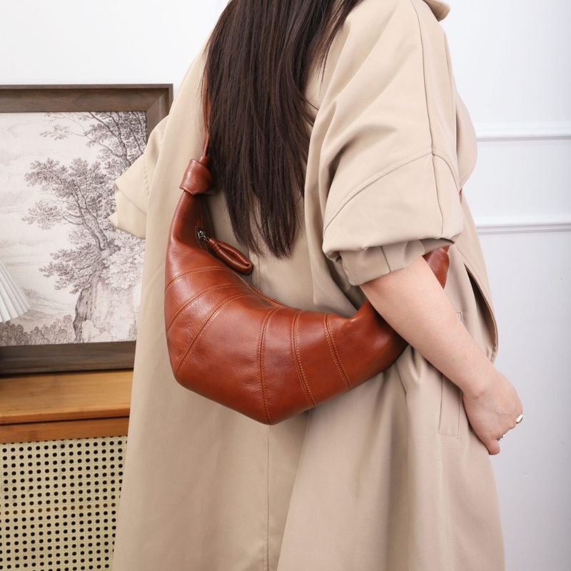 Borsa a tracolla alla moda, versatile, color rosso vino, nuova, versatile, stile INS, design semplice, croissant, 2025_voghion.com