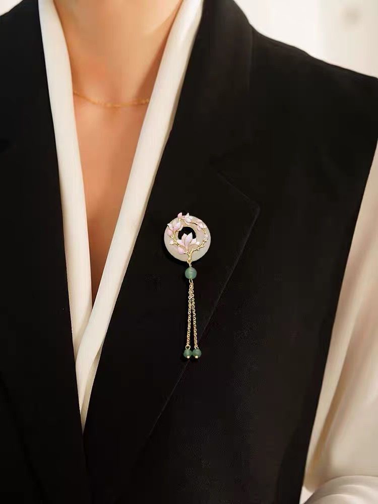 New Magnolia Flower Tassel Brooch High-end Women's Safety Buckle Brooch Temperament Elegant Cheongsam Hanfu Accessories_voghion.com
