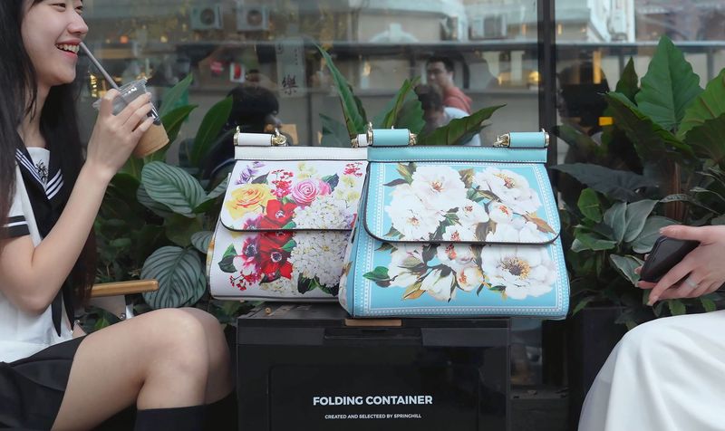 Elegante bolso tote de PU estampado para mujer: moderno bolso con estampado floral y animal, amplio interior, correa desmontable y múltiples bolsillos._voghion.com