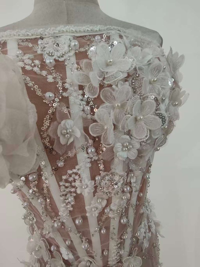 Robe de soirée sirène élégante sans bretelles avec applications florales et taille haute pour fêtes et banquets_voghion.com