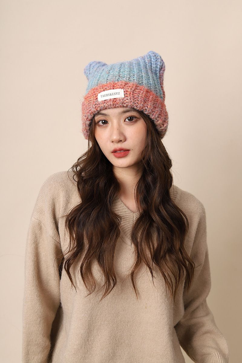 Versione coreana di Abifeng, cappello da donna in lana lavorata a maglia con gradiente di gatto, in autunno e inverno, calda protezione per le orecchie, cappello freddo per_voghion.com