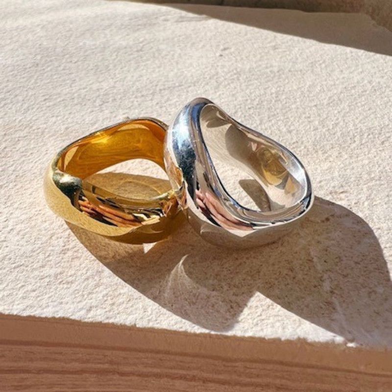 Damenschmuck Einzigartige Persönlichkeit Wellenmuster Kupferplattiert K Echtgoldring Mode Leicht Luxus Nischendesign High-End-Ring_voghion.com