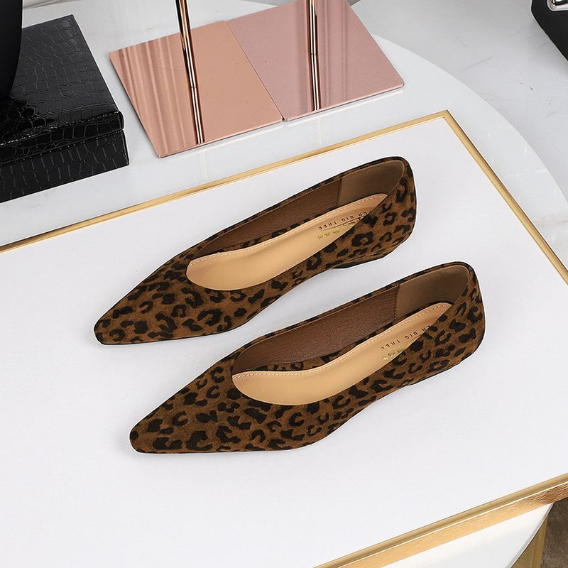 Scarpe con tacco a zeppa comode e appuntite, in pelle scamosciata, con tacco basso e bocca bassa, scarpe da donna con stampa leopardata, scarpe singole da donna_voghion.com