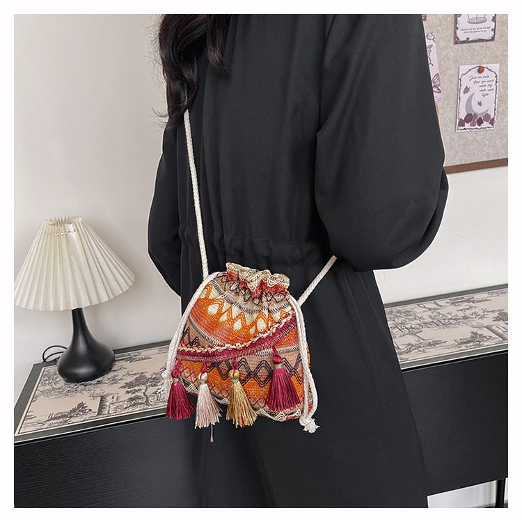Borsa a secchiello da donna, stile etnico, borsa a tracolla con coulisse e nappa, borsa a secchiello da donna_voghion.com