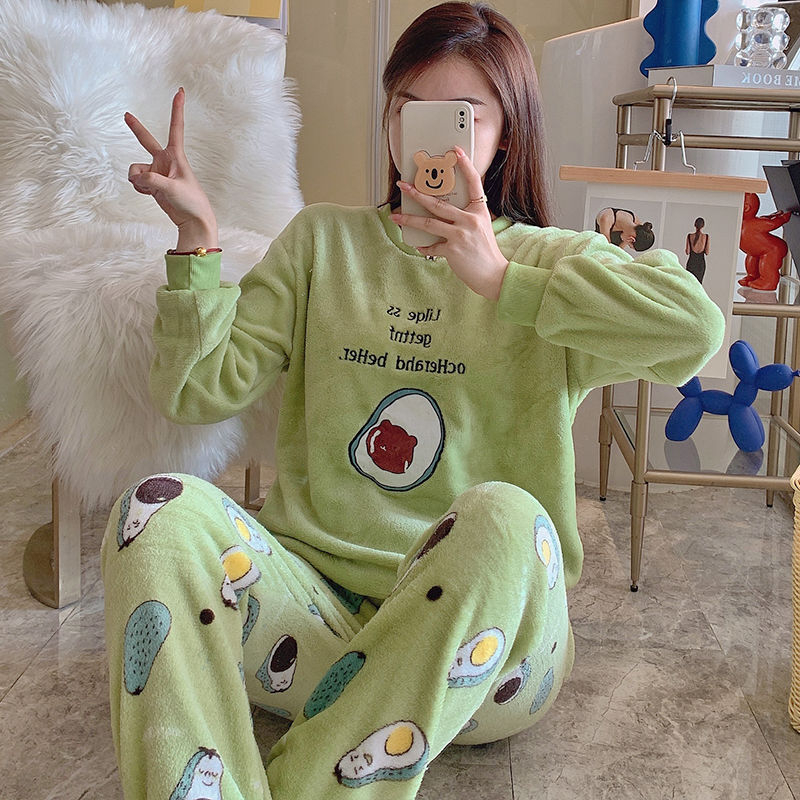 Flannel sleepwear women in autumn winter, with thickened warmth. Sweet and cute coral fleece can be worn as outerwear_voghion.com