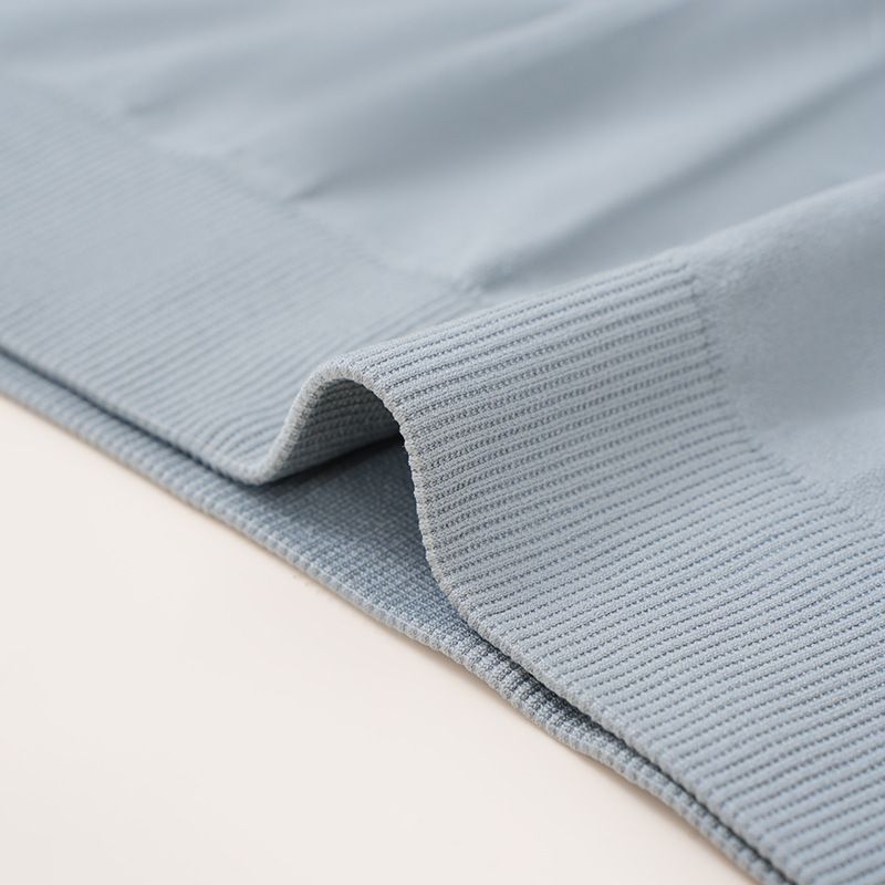 2025d Ice Silk Seamless Sexy Women's Thong Solid Color Sports Breathable Mid-Waist Pure Desire Panties For Women_voghion.com