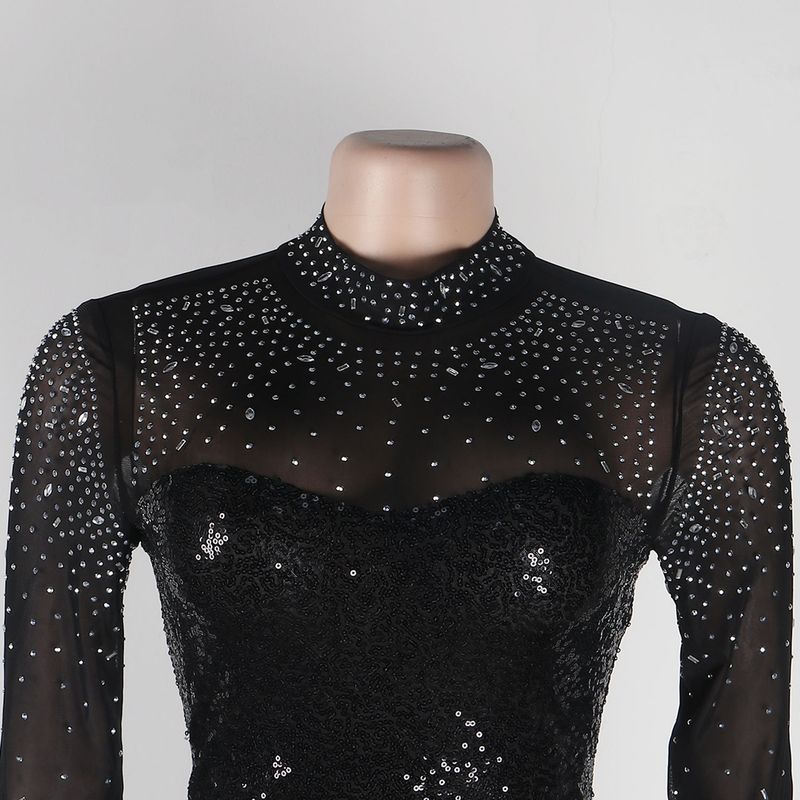 Abito da donna con paillettes e diamanti caldi, aderente e aderente, in maglia con piume e fianchi_voghion.com