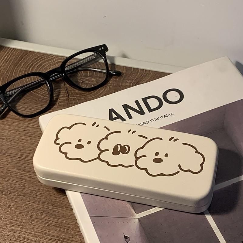 Custodia per occhiali unisex color crema con tre cuccioli, carina, di alto livello, con specchio per miopia avanzato per studenti_voghion.com