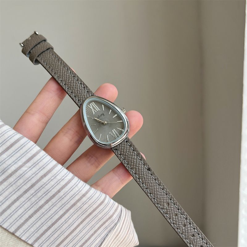 Gogoey 2025 New Hot-Selling Snake Head High-End Leather Strap Women's Quartz Watch_voghion.com