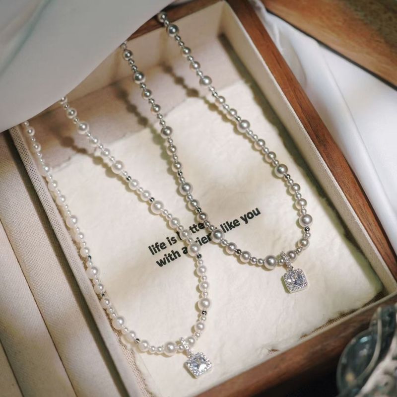 He Same Style Commuting Simple Bubble Sugar Cube Shi Family Pearl Necklace Niche Design Sense Autumn Winter New Sweater_voghion.com