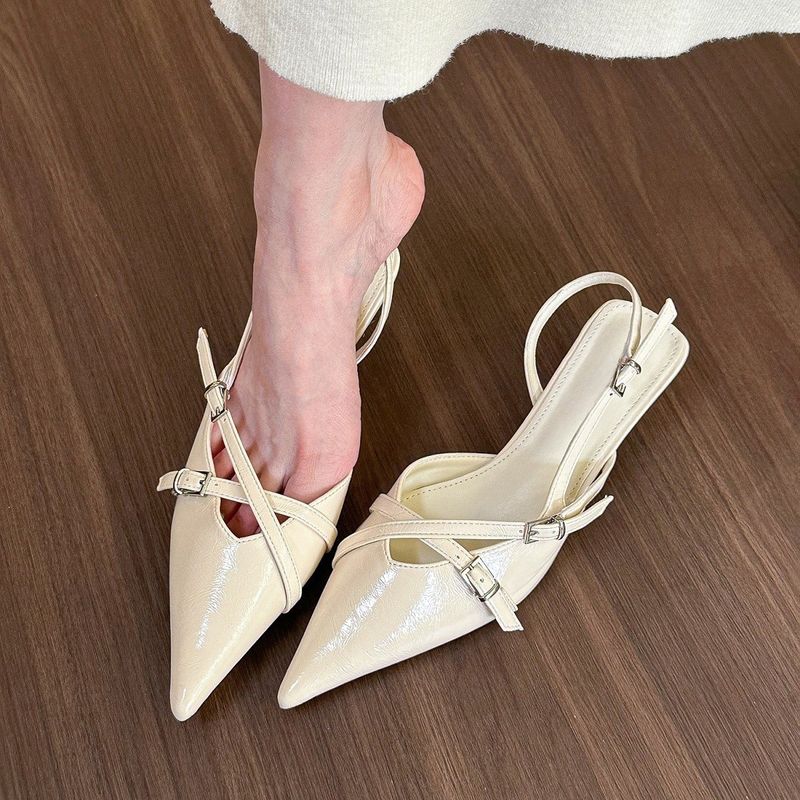 Temperamento, Sorella maggiore, Beige, Bocca chiara, Sandali con tacco basso, Borsa, Testa all'indietro, Gatto vuoto, Drag fresco, Donna_voghion.com