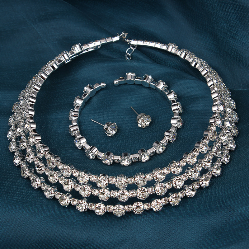 Ensemble de 3 bracelets à collier scintillants entièrement en diamants Accessoires de banquet pour robe de style femme à la mode et polyvalents_voghion.com