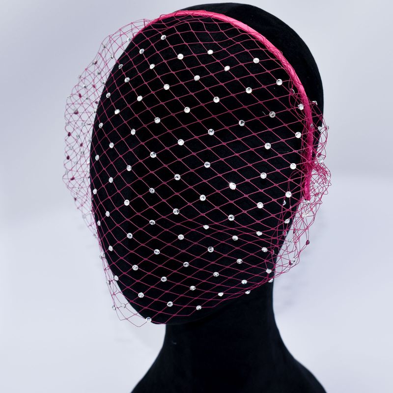 Pettine per capelli con velo di cristallo scintillante per spose e feste - Elegante cerchietto con strass in bianco e nero, realizzato a mano per le occasioni speciali delle donne_voghion.com