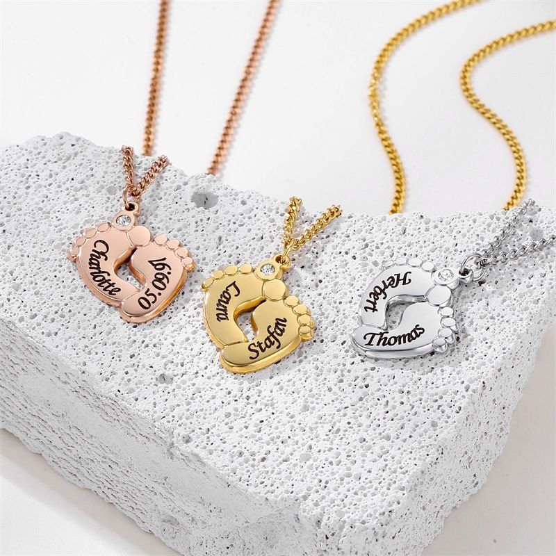 Collana con ciondolo e nome del bambino inciso al laser in acciaio inossidabile, gioielli personalizzati con diamanti per il piede_voghion.com