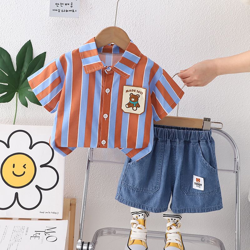 Ensemble deux pièces chemise verticale à manches courtes et short en denim fin pour bébé garçon, nouvelle collection été 2024_voghion.com