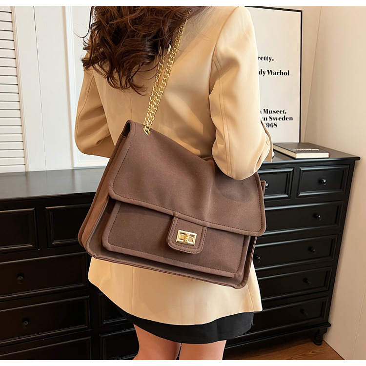 Large Capacity Bag For Women Autumn/Winter 2023 New Fashion Versatile Frosted Chain Crossbody Bag Commuter Tote Bag_voghion.com