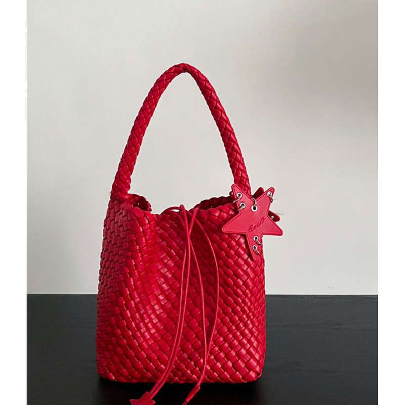 Borsa a secchiello intrecciata color champagne, borsa tote, piccola borsa a mano_voghion.com