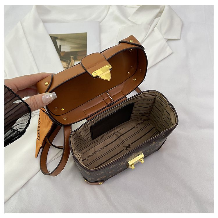 Borsa a mano piccola quadrata con fibbia di lusso leggera e sciarpa di seta, borse francesi, borsa a mano con texture a lettere_voghion.com